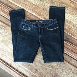 ❤️DL1961 KATE slim straight w/studded pockets ❤️